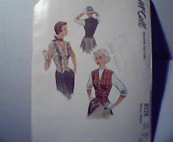 McCalls Pattern  No.8228 Size 16 Bust 34