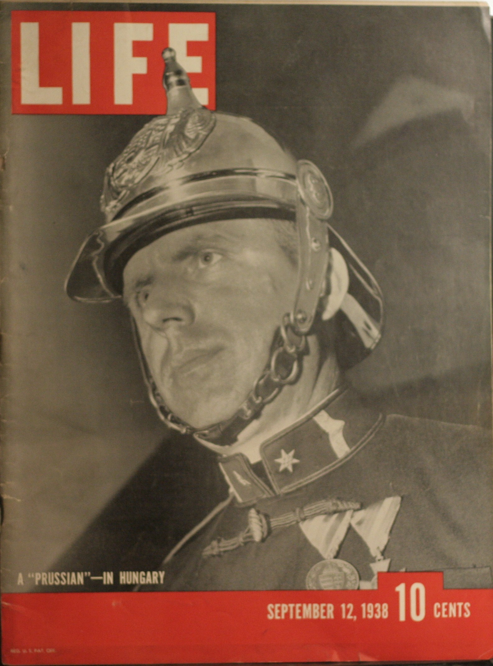 LIFE MAGAZINE SEPTEM 12,1938 PRUSSIAN IN HUNGARY. COVER (click to enlarge)