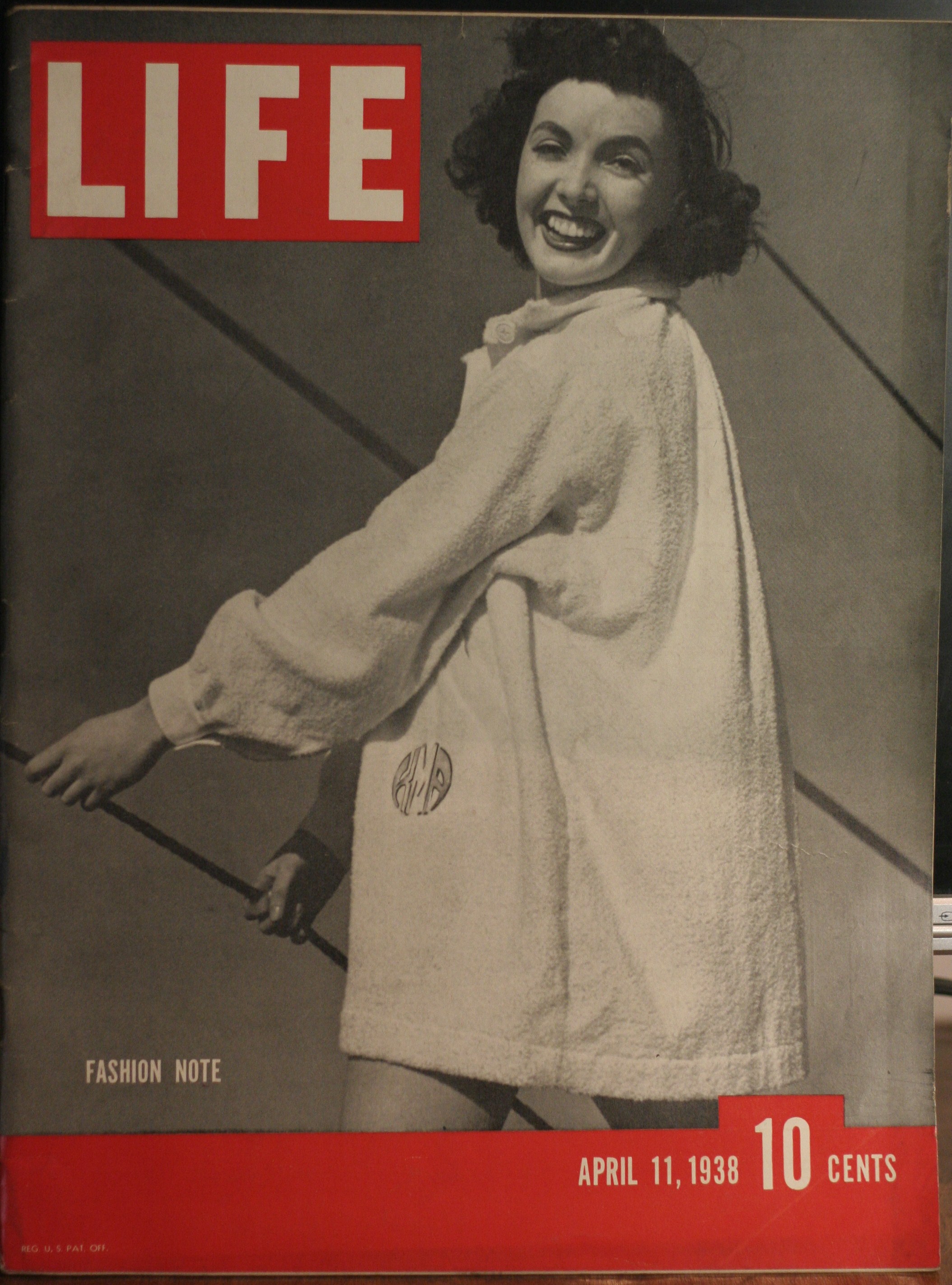 LIFE MAGAZINE APR 11,1938 FASHION NOTE COVER (click to enlarge)