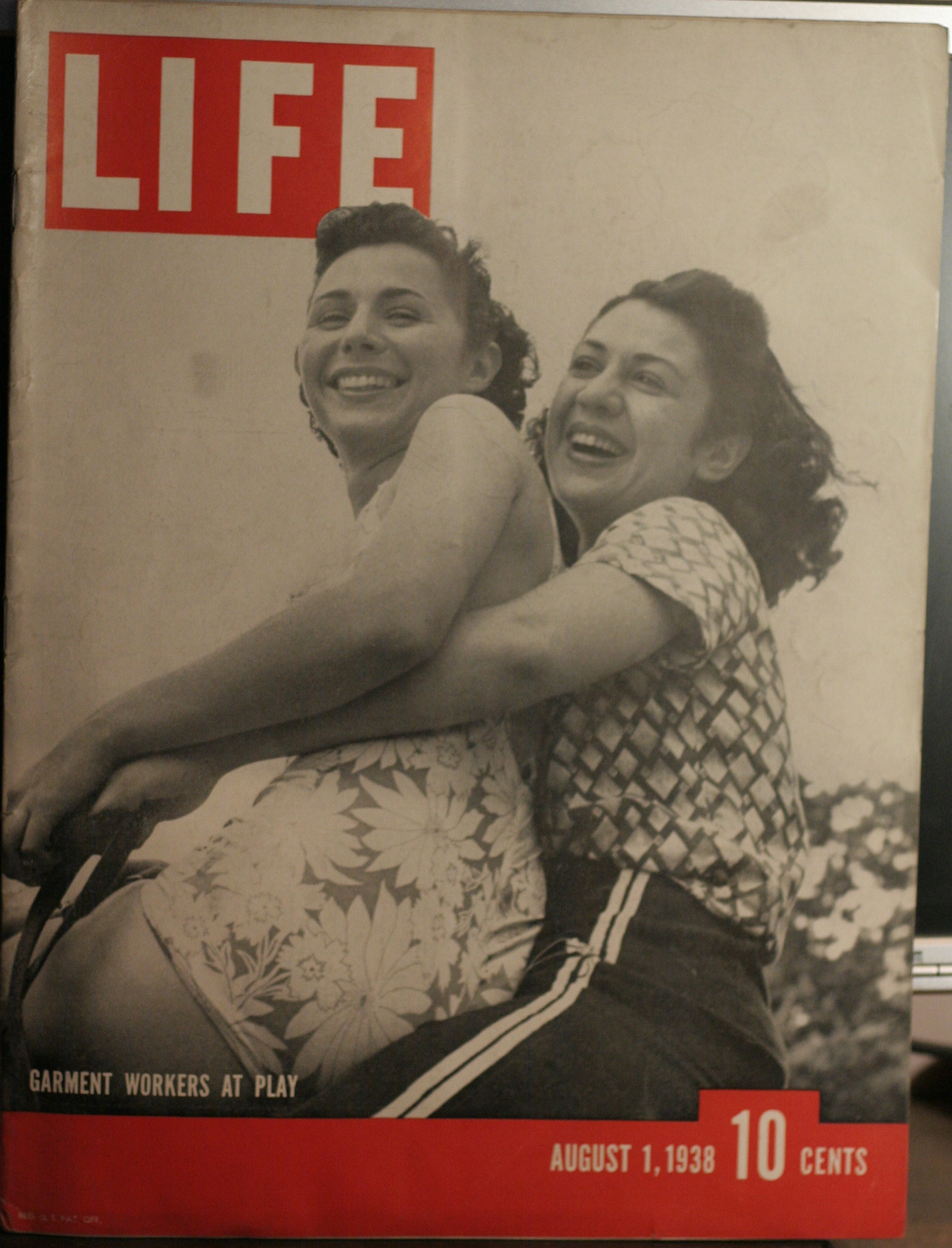 LIFE MAGAZINE AUGUST 1,1938 GARMENT WORKERS COVER (click to enlarge)