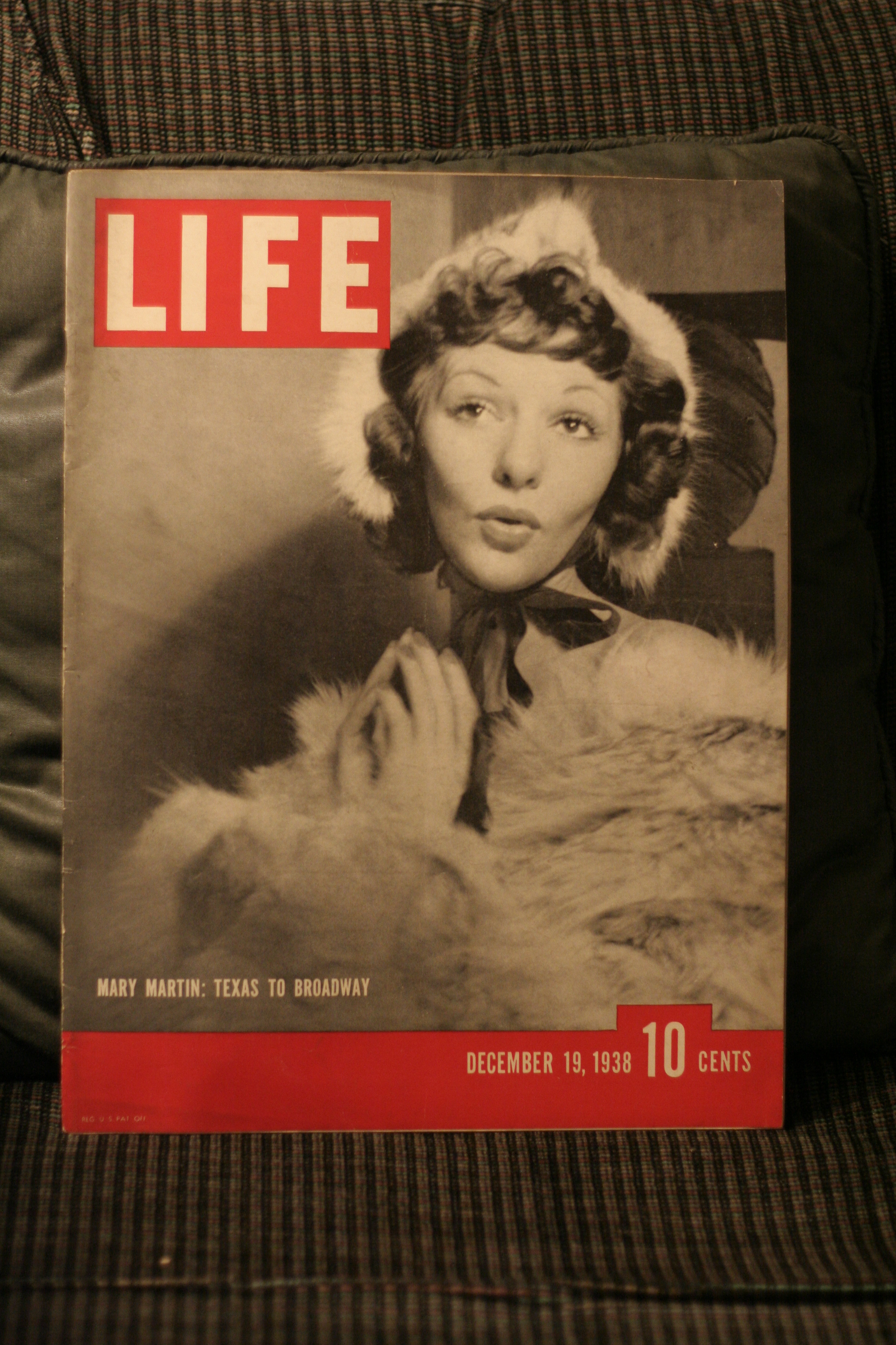 LIFE MAGAZINE DECEMBER 19,1938 MARY MARTIN COVER (click to enlarge)